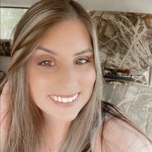 Meet your Posher, Mercedes